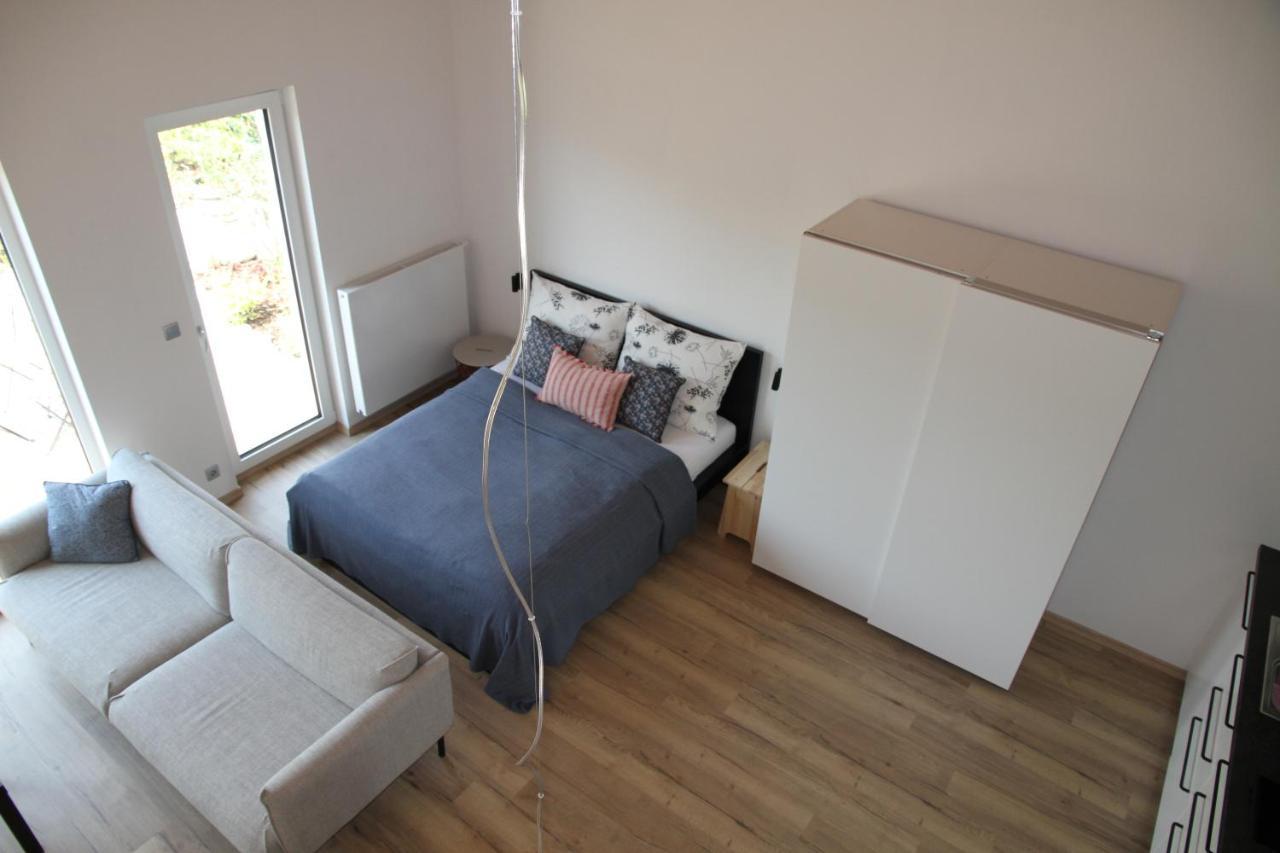 Apartmany Hluboka Nad Vltavou S Vyhledem Na Zamek Exterior photo