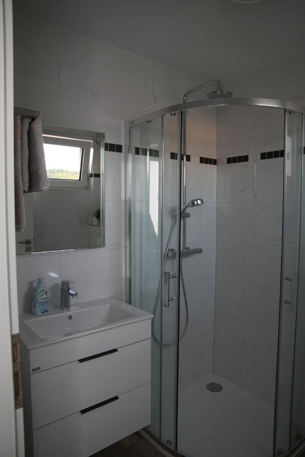 Apartmany Hluboka Nad Vltavou S Vyhledem Na Zamek Exterior photo